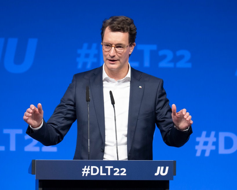 20221121-image-dpa-mb-Hendrik Wüst spricht auf dem Deutschlandtag der Jungen Union
