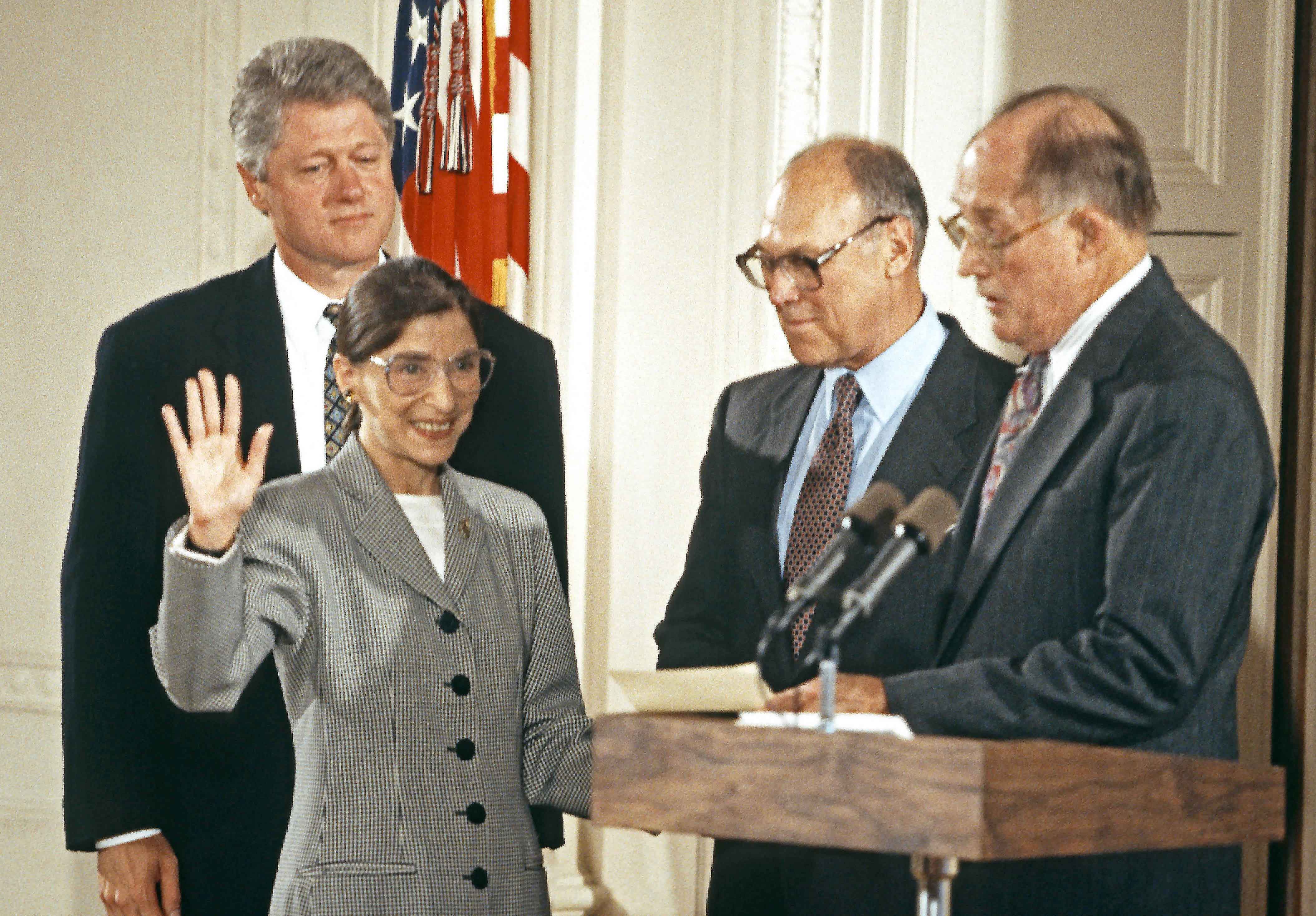 Ruth Bader Ginsburg bei ihrer Vereidigung 1983