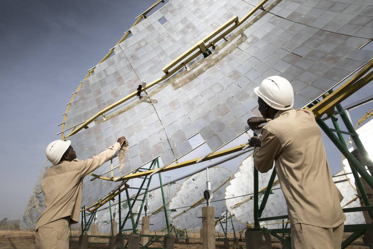 20230802-image-imago-mb-Produktion von Solarenergie durch Hohlspiegel in Burkina Faso in Afrika