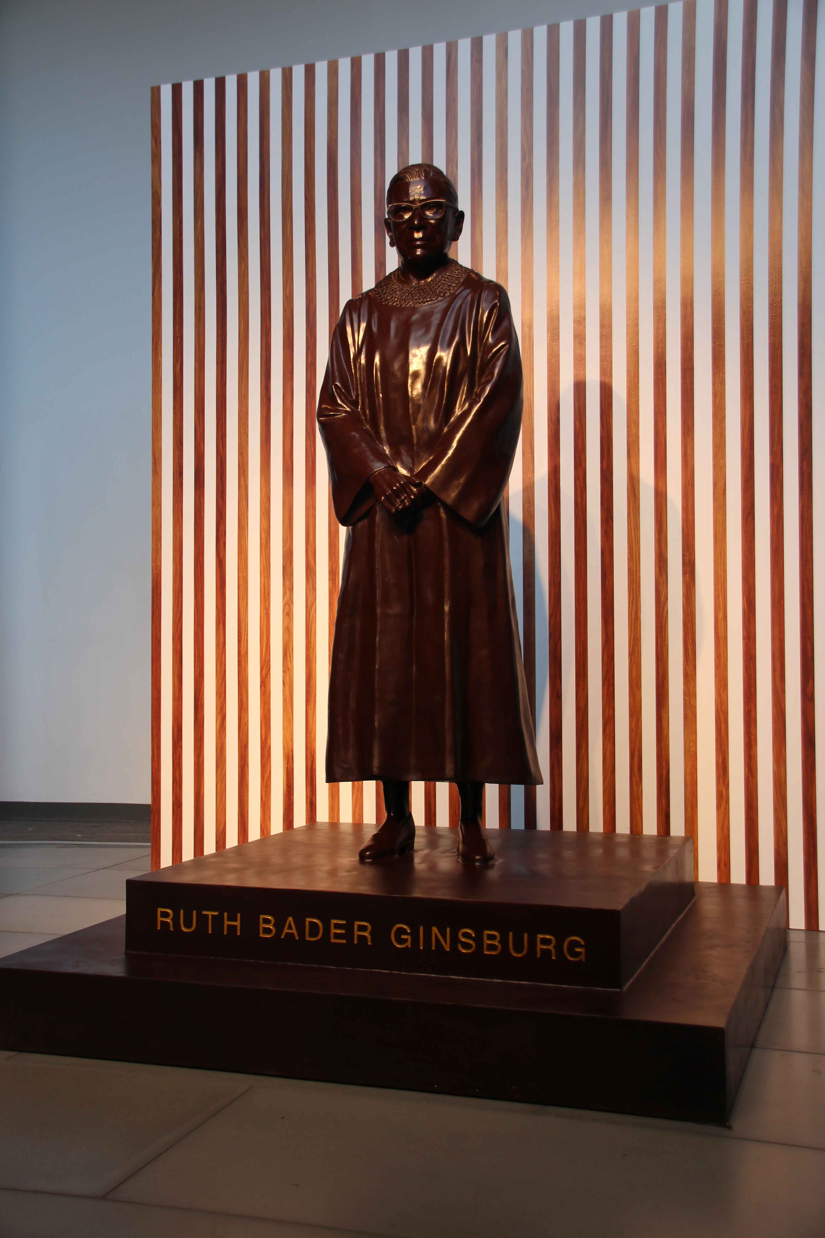 Bronze-Büste von Ruth Bader Ginsburg 