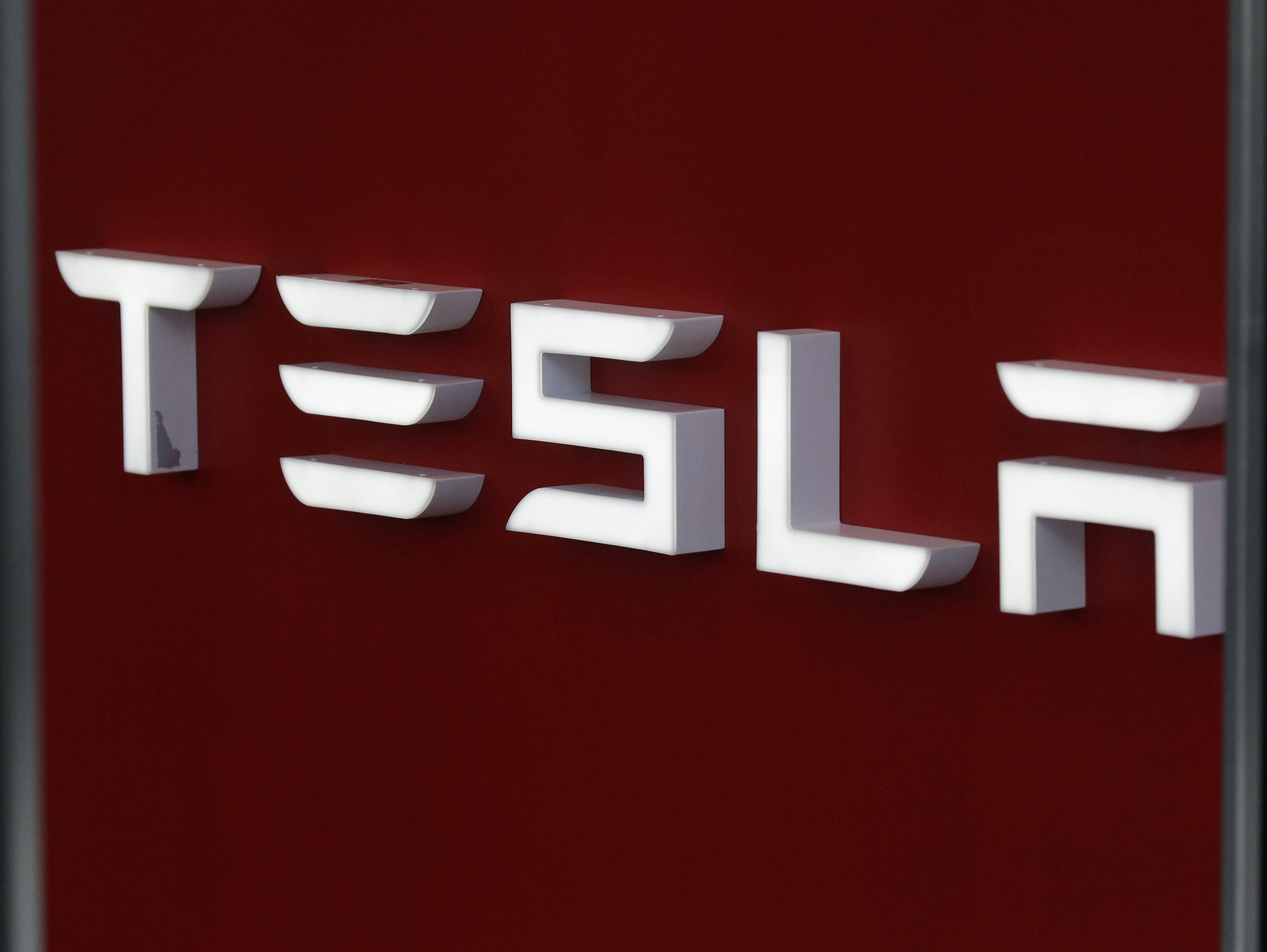 20200911 Tesla Logo